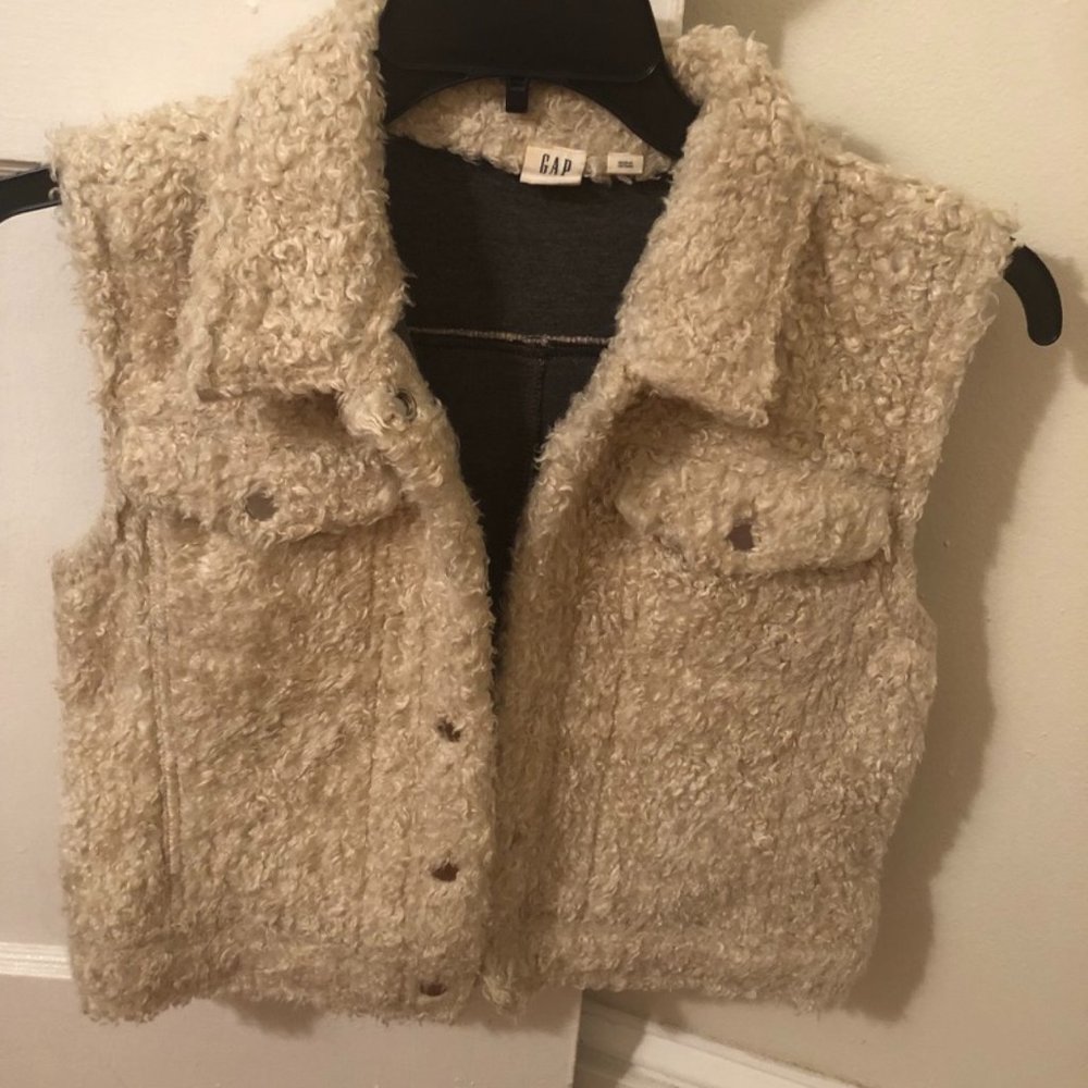 GAP, foe fur, vest